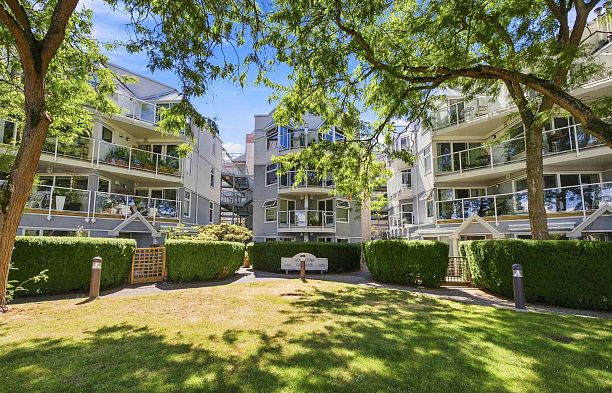108 2020 W 8th Avenue Kitsilano