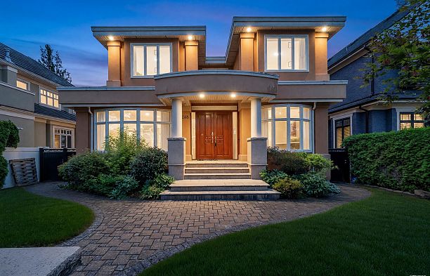2498 W 22nd Avenue Arbutus