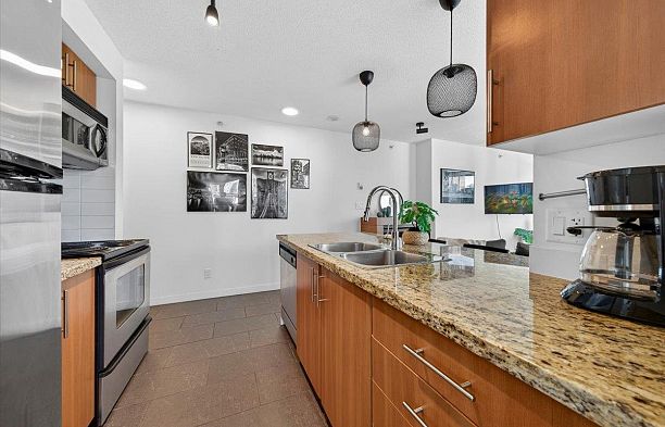 905 58 Keefer Place Downtown VW