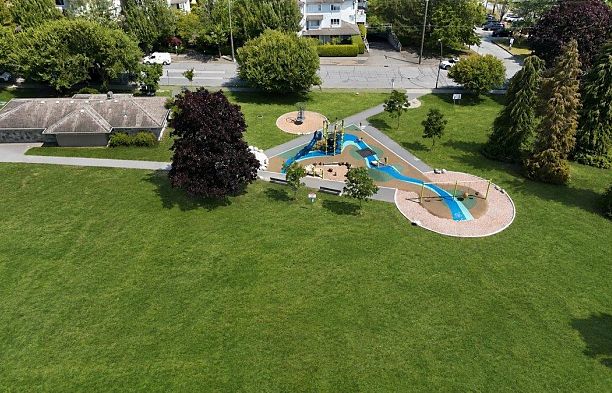 303 477 W 59th Avenue South Cambie
