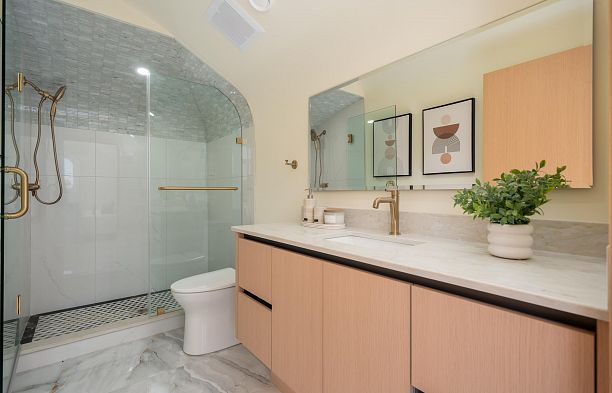 1 4503 W 15th Avenue Point Grey