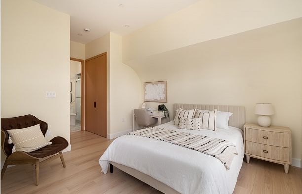 1 4503 W 15th Avenue Point Grey
