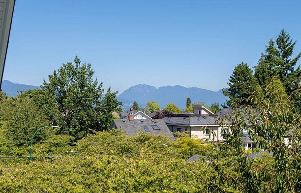 1 4503 W 15th Avenue Point Grey