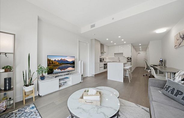 303 477 W 59th Avenue South Cambie