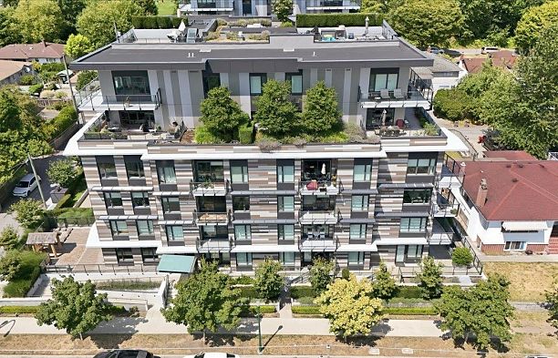 303 477 W 59th Avenue South Cambie