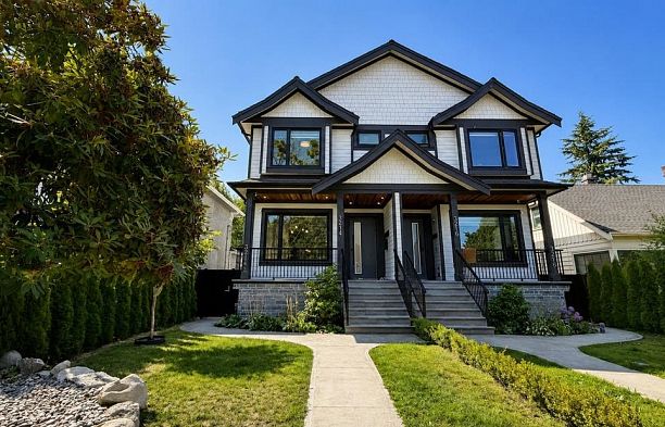 3214 W King Edward Avenue MacKenzie Heights