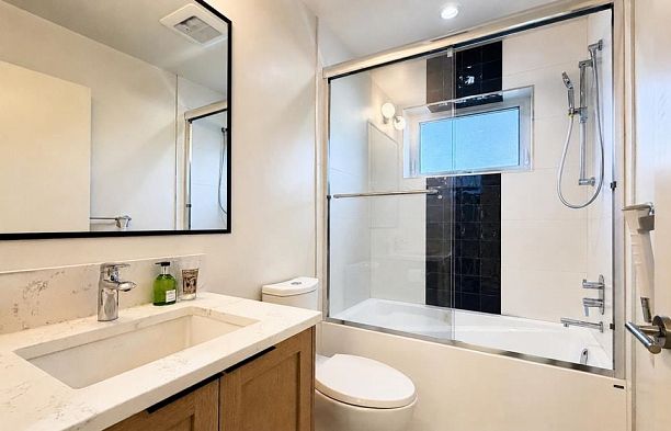 3214 W King Edward Avenue MacKenzie Heights