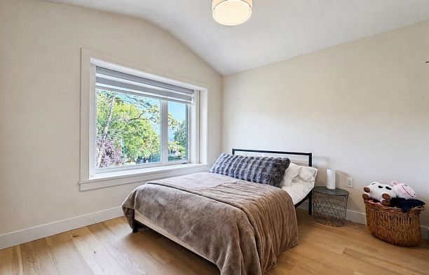 3214 W King Edward Avenue MacKenzie Heights