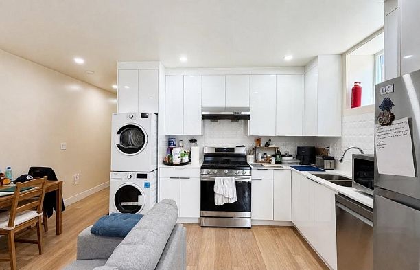 3214 W King Edward Avenue MacKenzie Heights