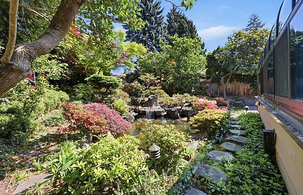 2727 W 36th Avenue MacKenzie Heights