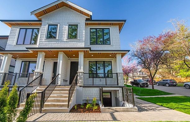 5081 Crown Avenue Southlands