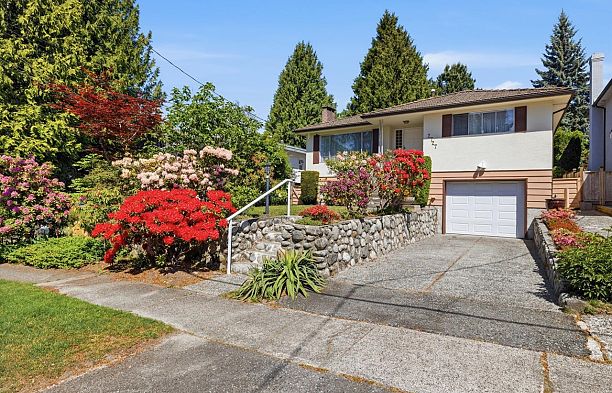2727 W 36th Avenue MacKenzie Heights