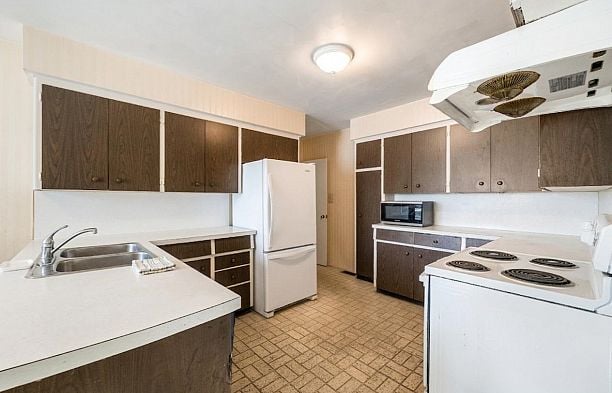 6872 Heather Street South Cambie
