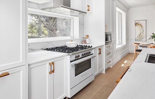 5081 Crown Avenue Southlands