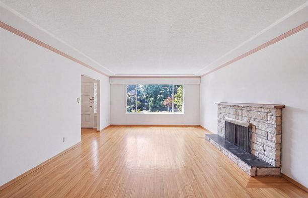 2727 W 36th Avenue MacKenzie Heights