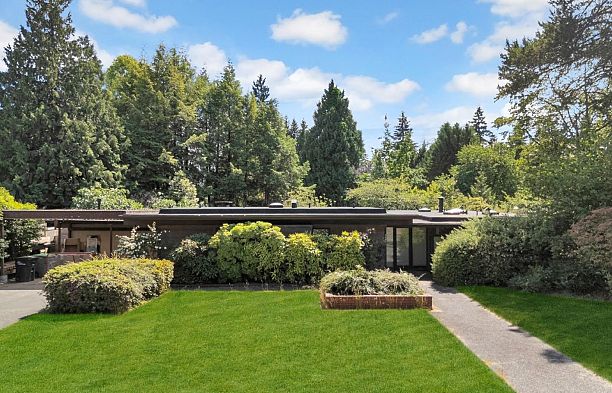 4290 Salish Drive University VW
