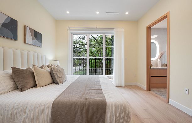 2 4503 W 15th Avenue Point Grey
