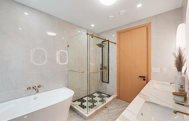 2 4503 W 15th Avenue Point Grey