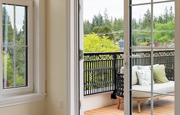 2 4503 W 15th Avenue Point Grey