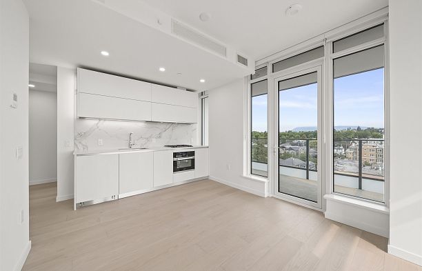 702 8415 Granville Street S.W. Marine