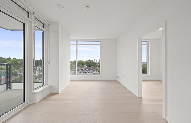 702 8415 Granville Street S.W. Marine