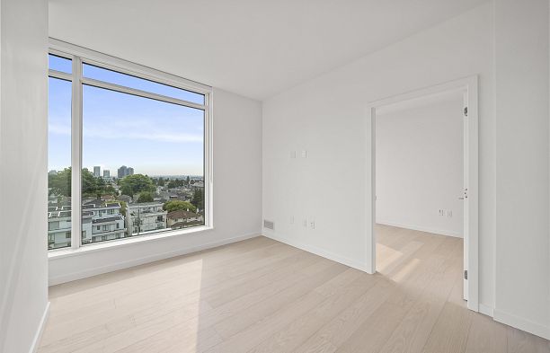 702 8415 Granville Street S.W. Marine