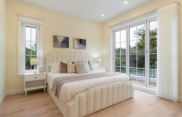 2 4503 W 15th Avenue Point Grey
