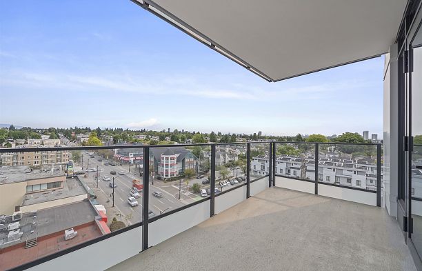 702 8415 Granville Street S.W. Marine