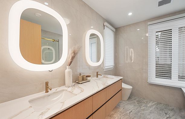 2 4503 W 15th Avenue Point Grey