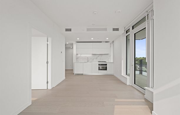702 8415 Granville Street S.W. Marine