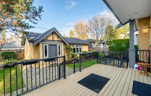 2979 W 31st Avenue MacKenzie Heights