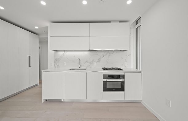 702 8415 Granville Street S.W. Marine