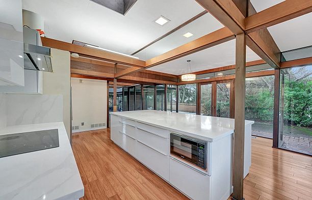 4290 Salish Drive University VW
