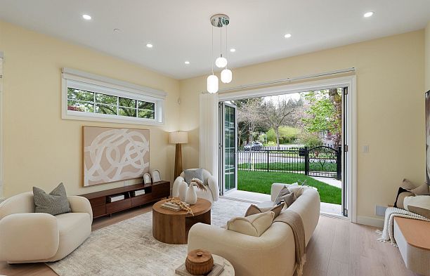2 4503 W 15th Avenue Point Grey