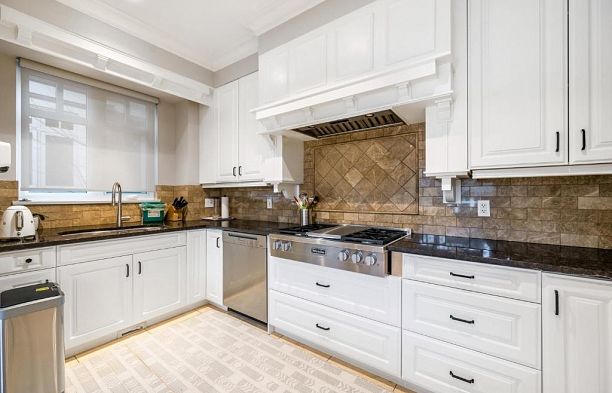 2979 W 31st Avenue MacKenzie Heights
