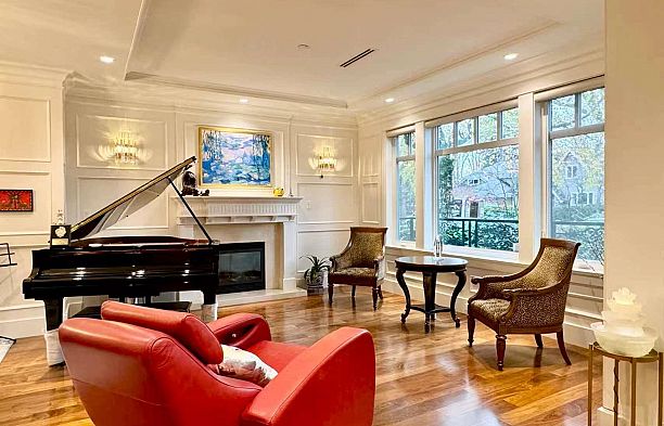 2979 W 31st Avenue MacKenzie Heights