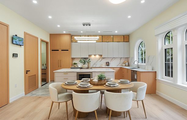 2 4503 W 15th Avenue Point Grey