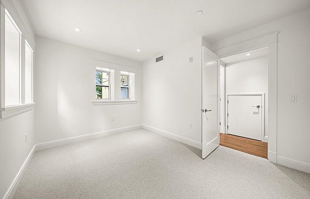 1 5819 Highbury Street Southlands