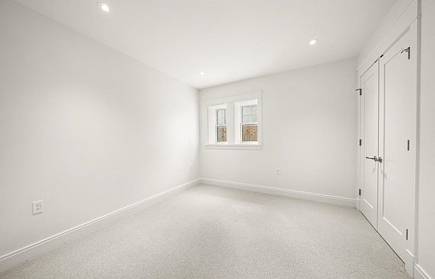 1 5819 Highbury Street Southlands