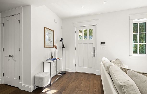 1 5819 Highbury Street Southlands