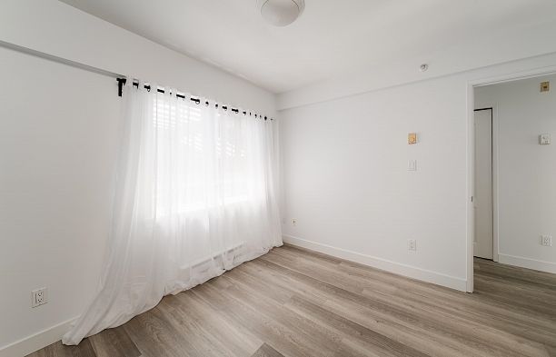 302 3788 W 10th Avenue Point Grey