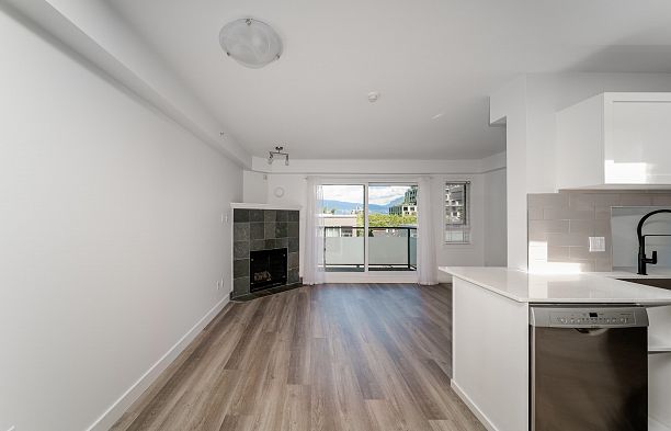 302 3788 W 10th Avenue Point Grey