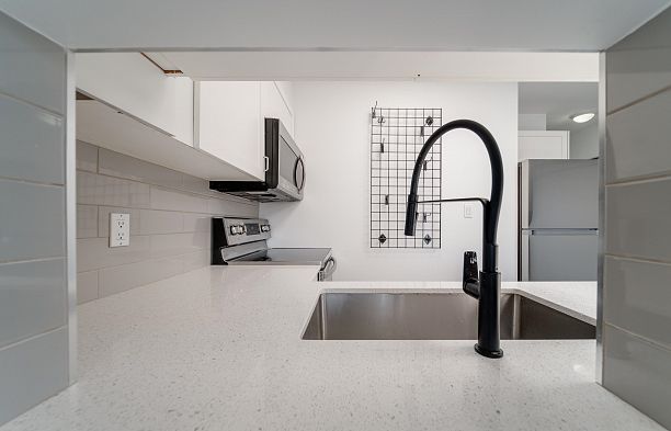 302 3788 W 10th Avenue Point Grey