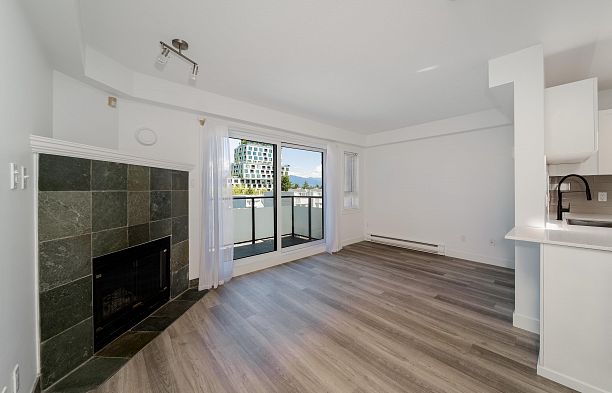 302 3788 W 10th Avenue Point Grey