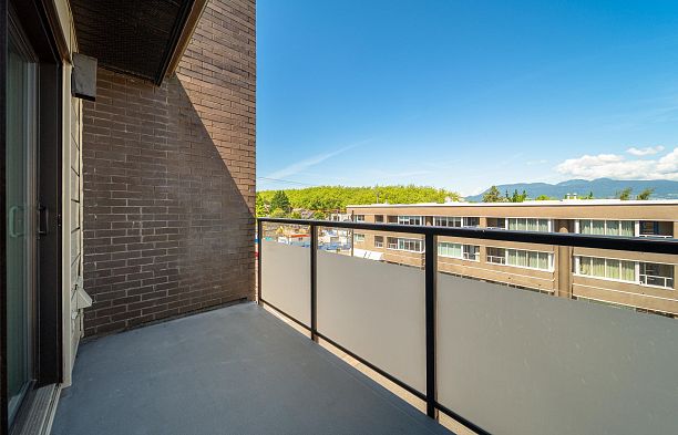 302 3788 W 10th Avenue Point Grey