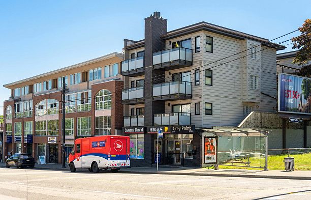 302 3788 W 10th Avenue Point Grey