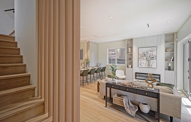 1 3315 W 10th Street Kitsilano
