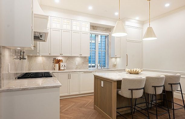 1 127 W 17th Avenue Cambie