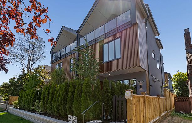 2 3058 W 34th Avenue MacKenzie Heights