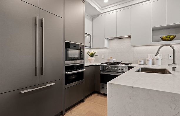 4 1491 Devonshire Crescent Shaughnessy